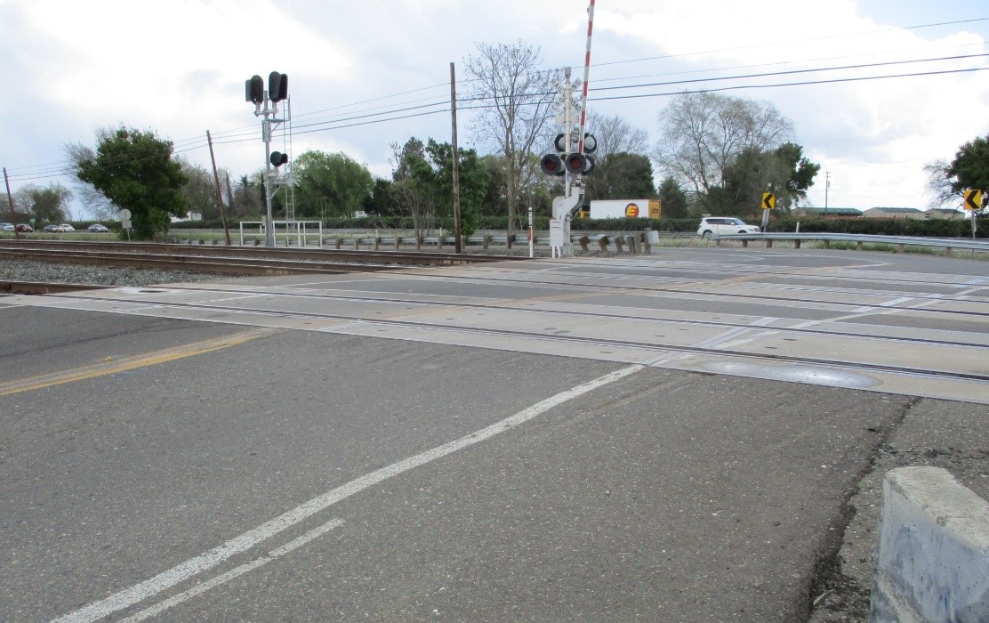 GRADE UPRR CROSSING AT CR 32A AND CR 105