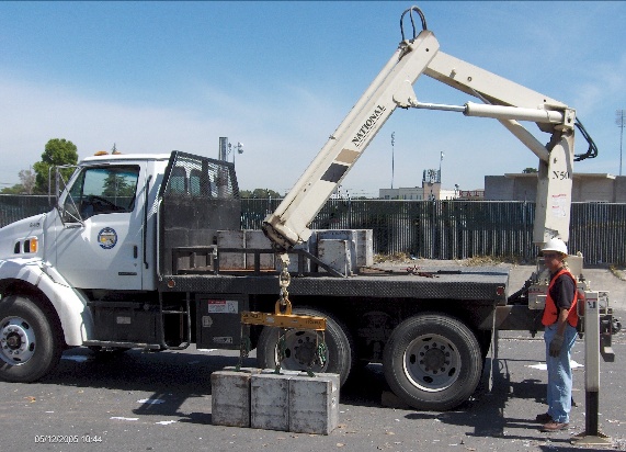 Truck for transporting large capacity weights